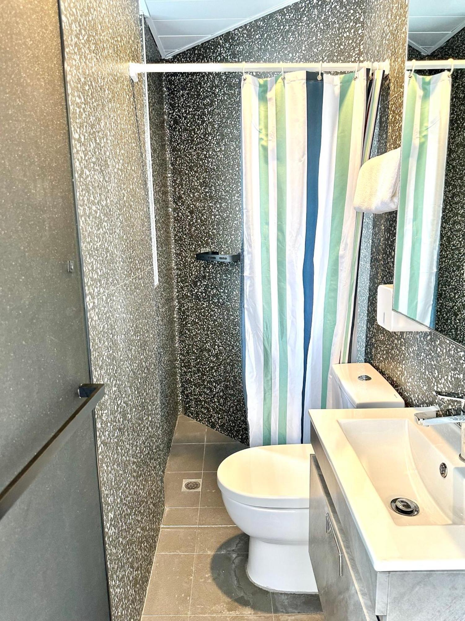 木居 Woody House Hotell Hongkong Exteriör bild
