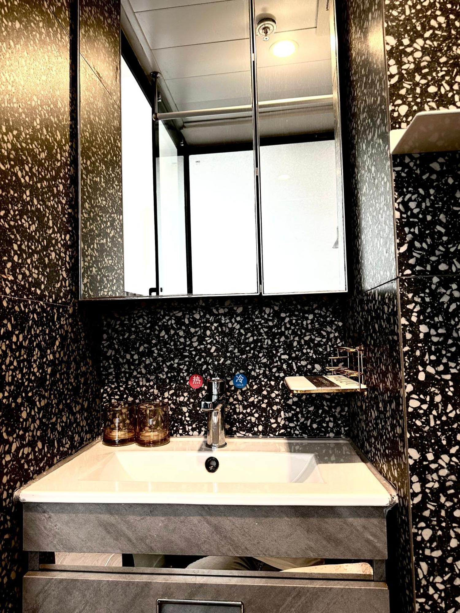 木居 Woody House Hotell Hongkong Exteriör bild